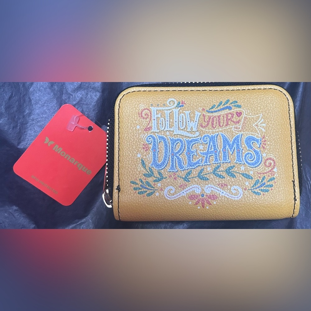 Follow your dreams Zipper Wallet